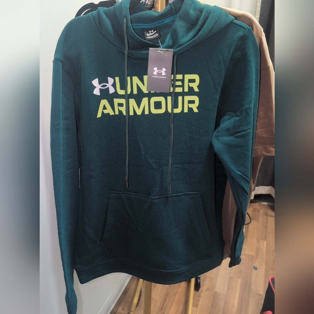 Under Armour Men's Green Hoodie Size M
